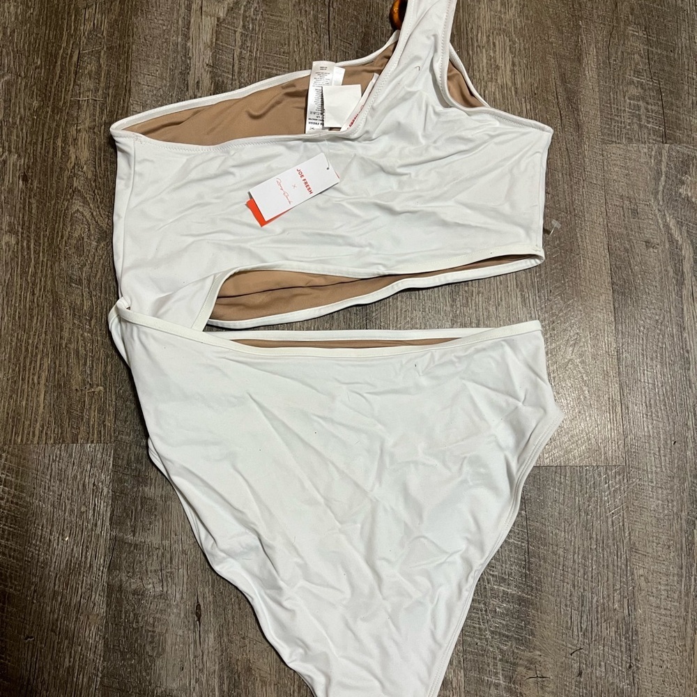 Joe Fresh Chic White One-Shoulder Swimsuit Cut Out Cheeky Size: L - Picture 3 of 4